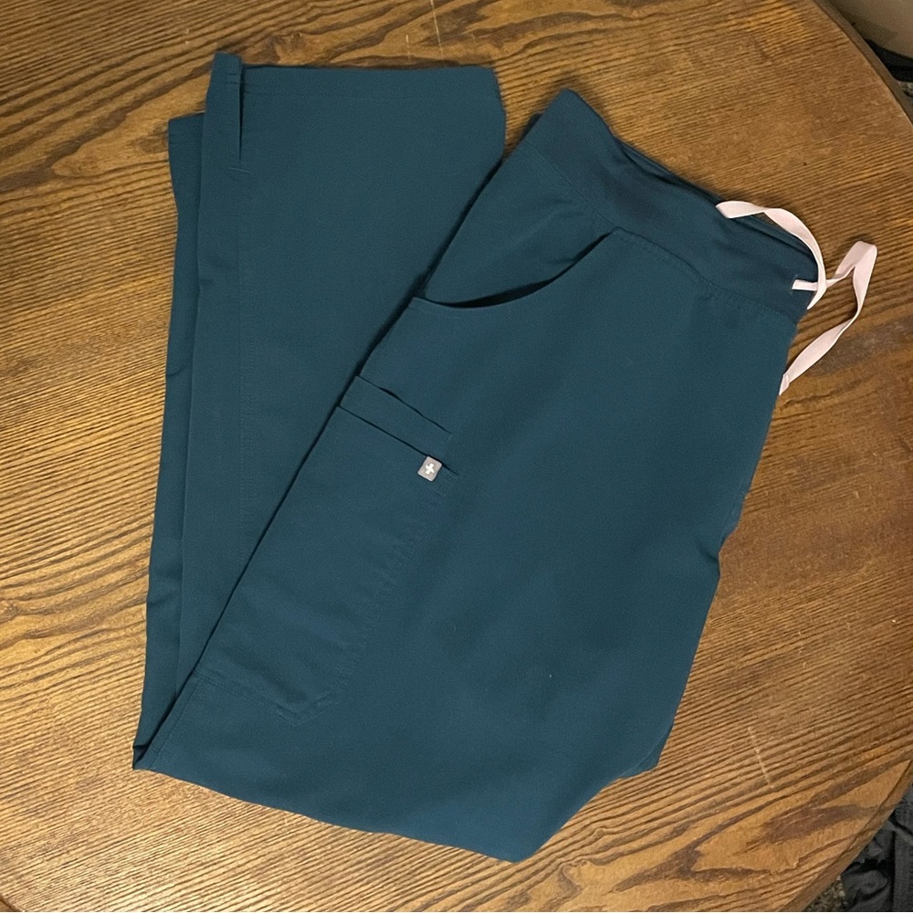 Figs Kade Cargo Scrub Pants